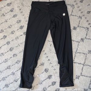 Athletica yogo ruched black yoga workout legging